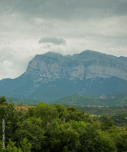 Panorama montagne Ainsa Espagne © jujud3100