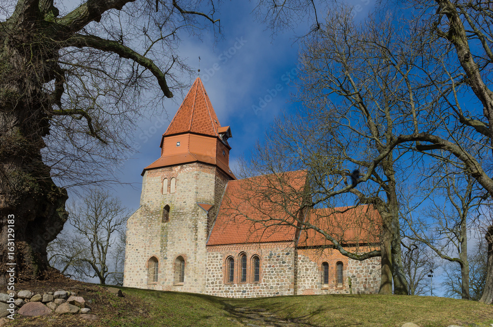 Fototapeta premium Dorfkirche Kavelstorf