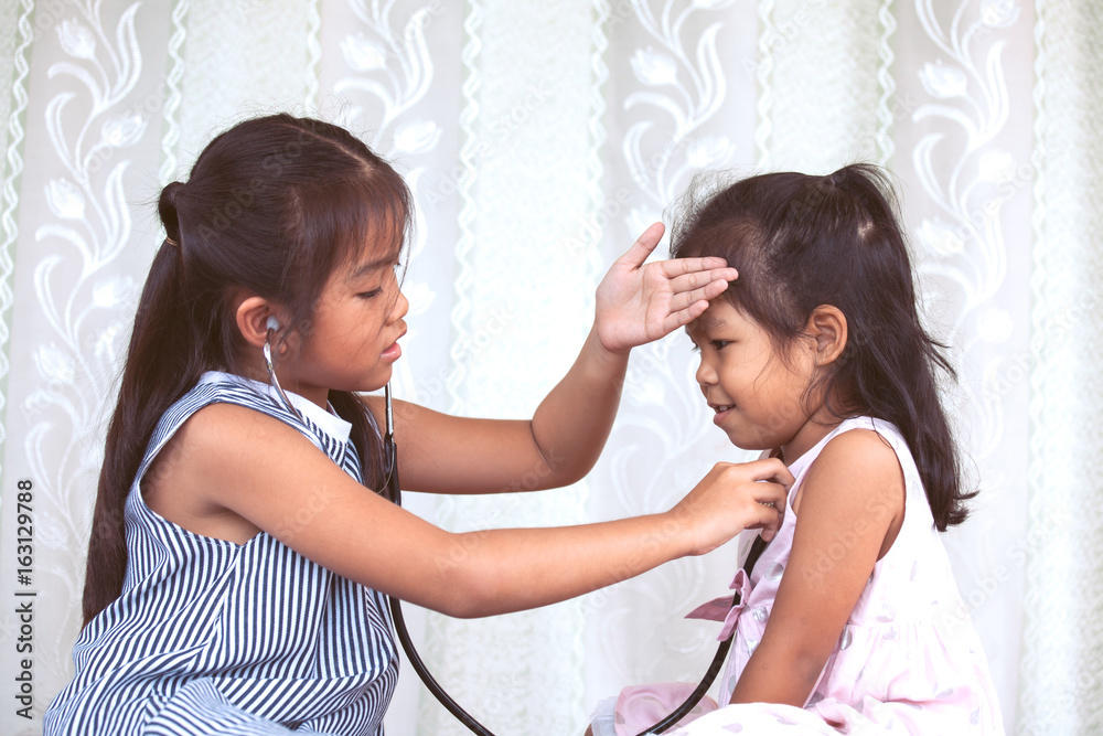 Coloring little girl plays doctor picture