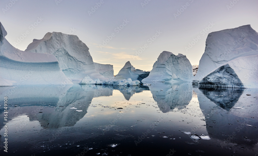 iceberg floating in greenland fjord - obrazy, fototapety, plakaty 
