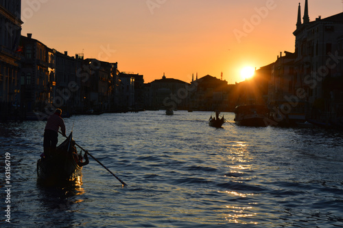 Venice Sunset on the water (Coucher de Soleil à Venise sur l'eau)