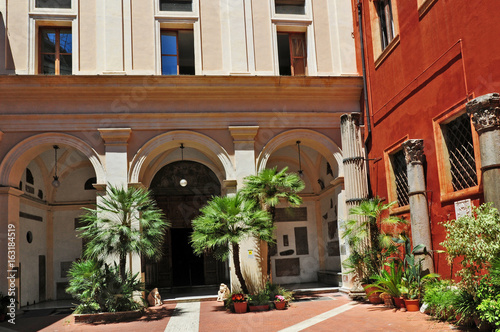 Roma, la chiesa di San Silvestro in Capitolo