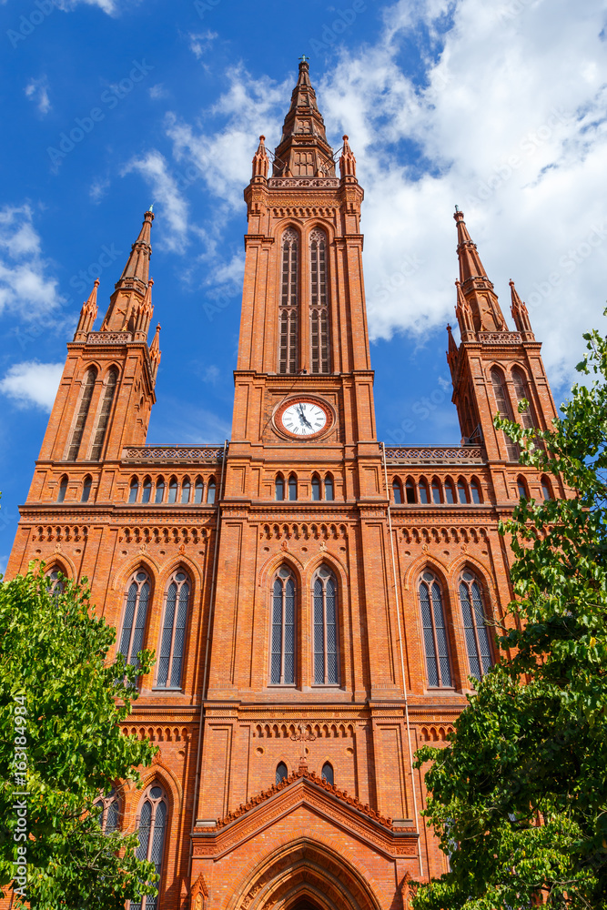 Fototapeta premium Wiesbaden, die Marktkirche. 4. Juli 2017.