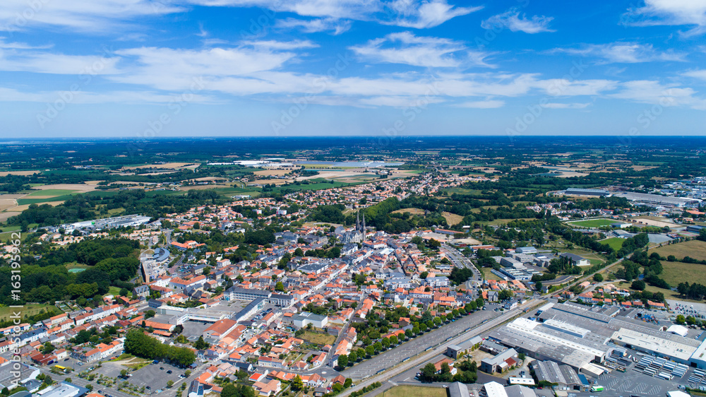 Vue aérienne de la ville de Machecoul en Loire Atlantique