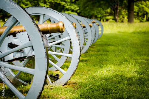 Foto Battery of cannons ready to defend Valley Forge