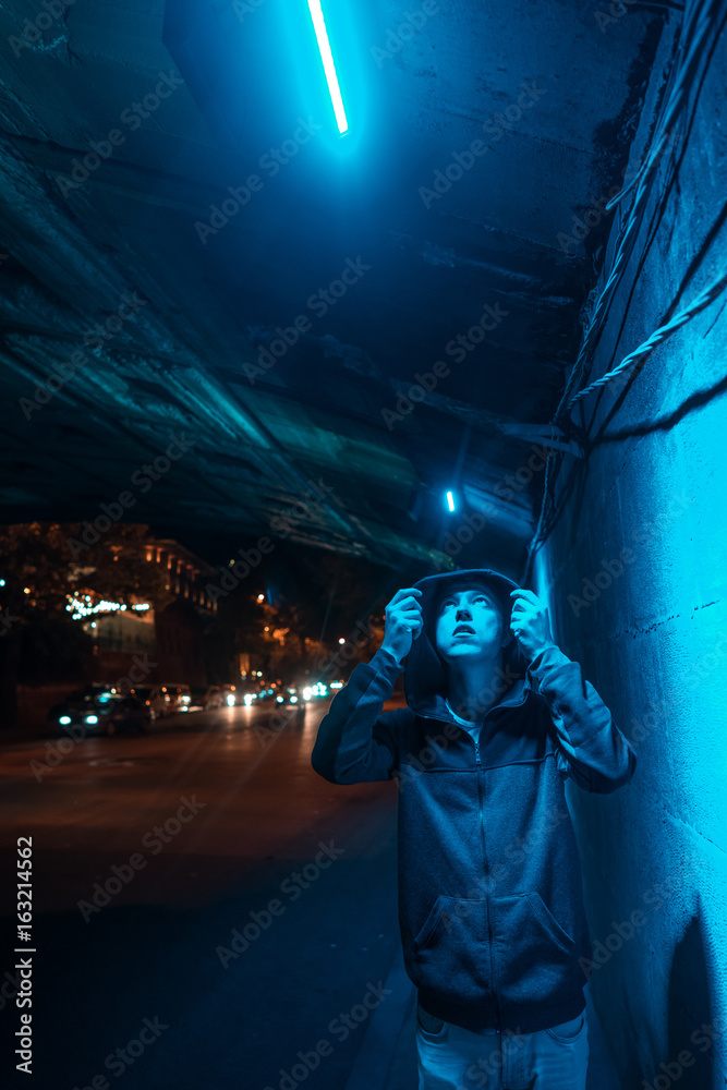 Fototapeta premium Man under the bridge