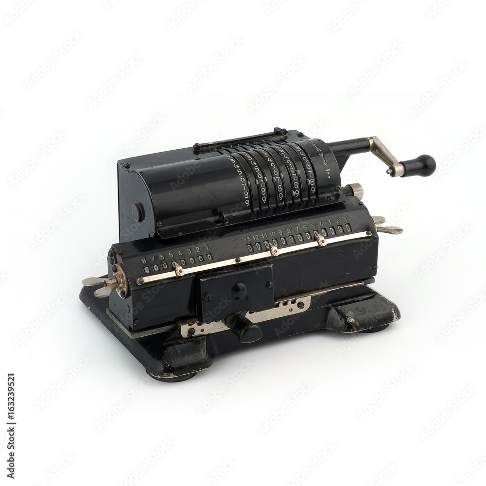 Manual calculating machine (manufactured in 1929) Manual calculating machine (manufactured in 1929)