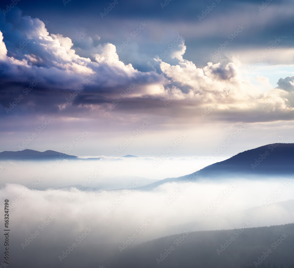 Obraz premium Location place Carpathian, Ukraine, Europe. Dramatic and picturesque morning scene.