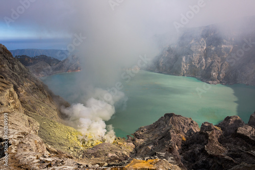 Lebensgefährlicher Schwefelabbau - Ijen-Vulkan - Java - Indonesien