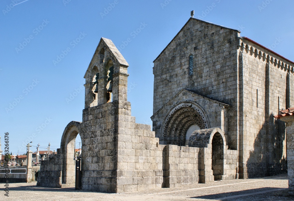 Mosteiro de S. Pedro de Ferreira