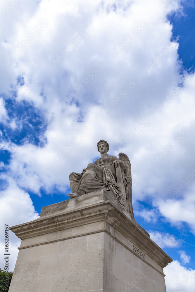 Statue L'Histoire at Place du Carrousel in Paris