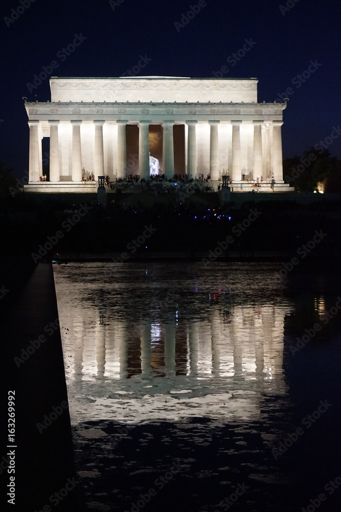 Obraz premium Lincoln Memorial reflecting pool