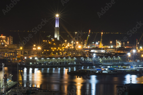 Il porto di Genova di Notte