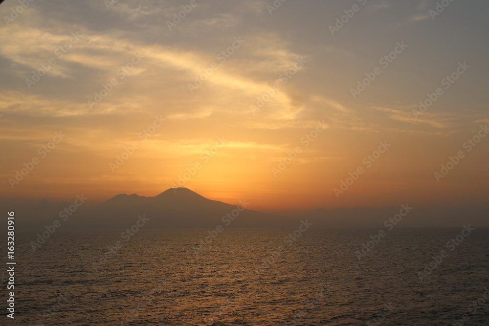 Alba sul mediterraneo