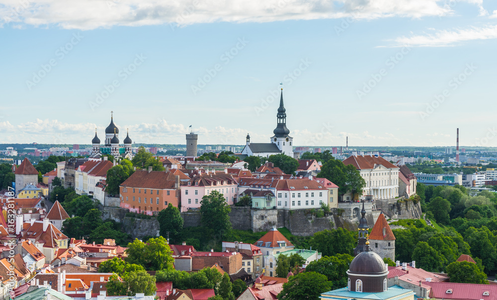 Obraz premium Scenic summer panorama of the city Tallinn, Estonia