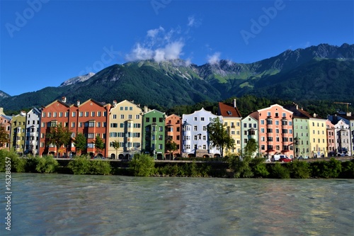 Häuser in Innsbruck © Leon
