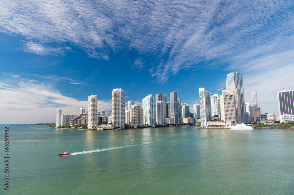 Fototapeta premium Miami skyline skyscraper