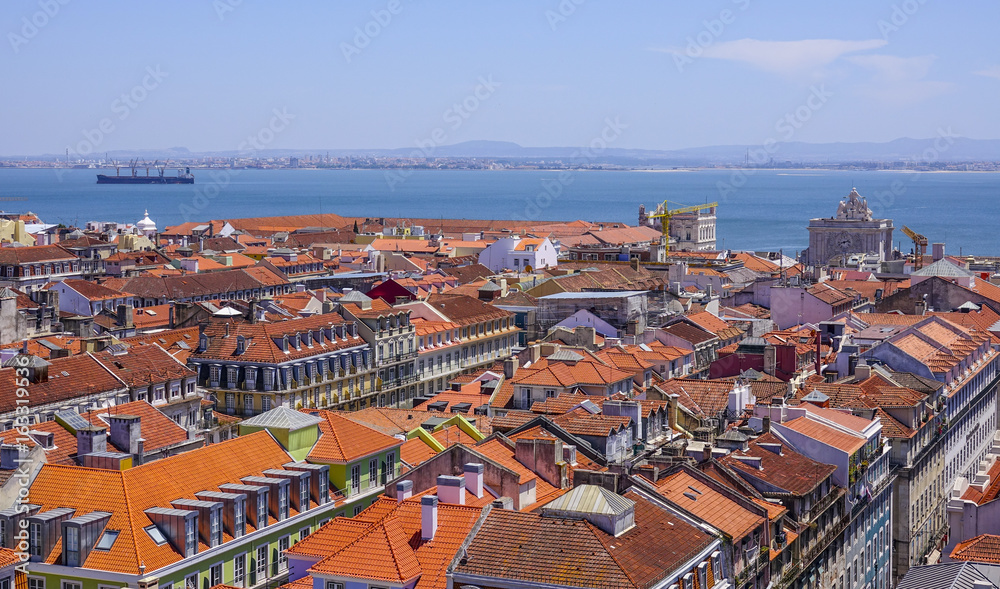 Naklejka premium Over the rooftops of Lisbon