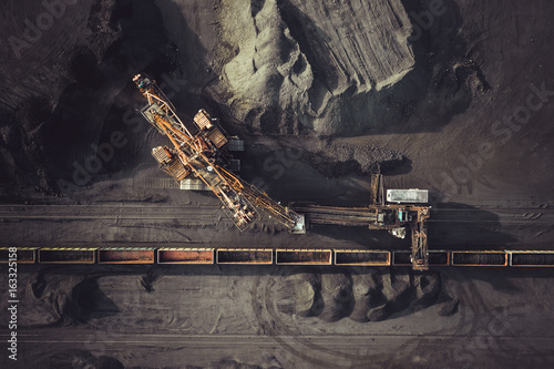 Slika na platnu Coal mining from above