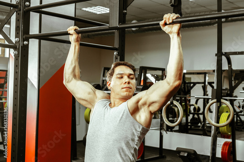 Man workingout in the local gym