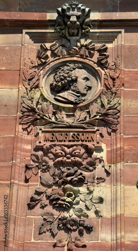 Relief Felix Mendelssohn Bartholdys an der Fassade der Aubette am Kleberplatz photo