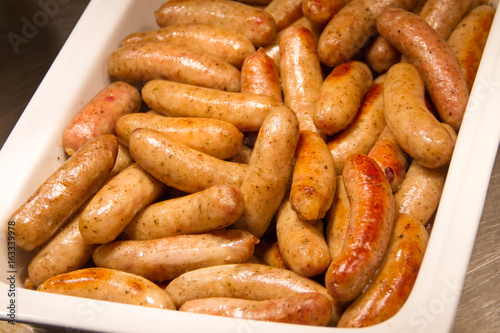 Foto Sausage put in tray for breakfast