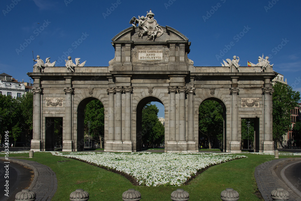 Puerta de Alcalà, Madrid