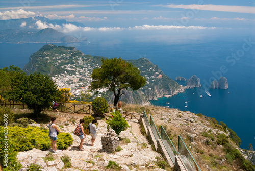 Capri, i faraglioni da Monte Solaro