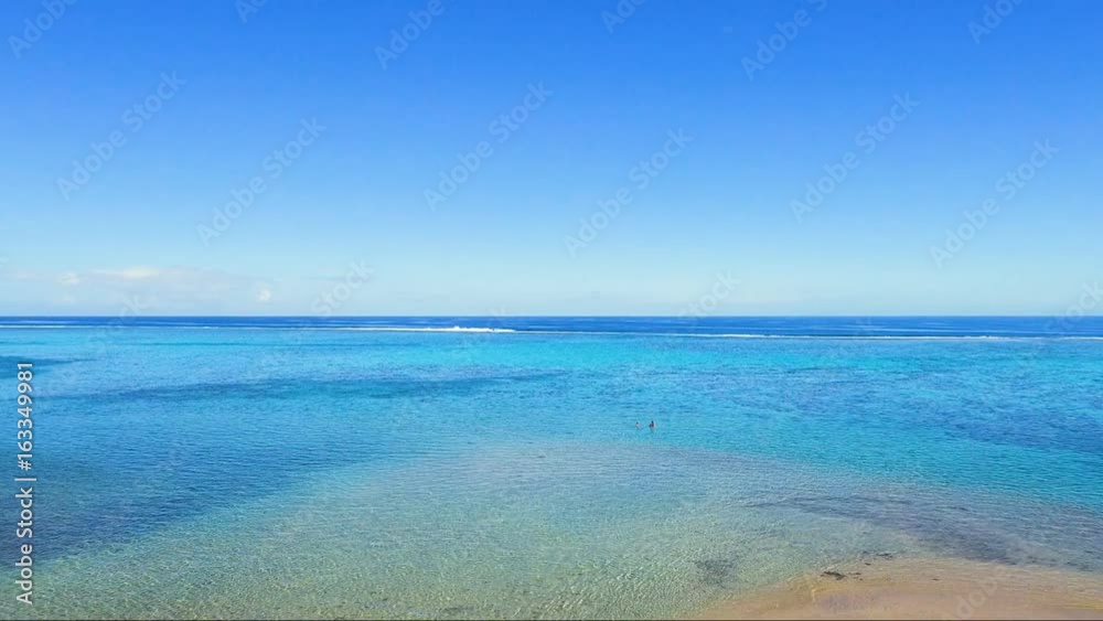 vue aérienne d'un lagon en polynésie tahiti vue aérienne d'un lagon en polynésie tahiti