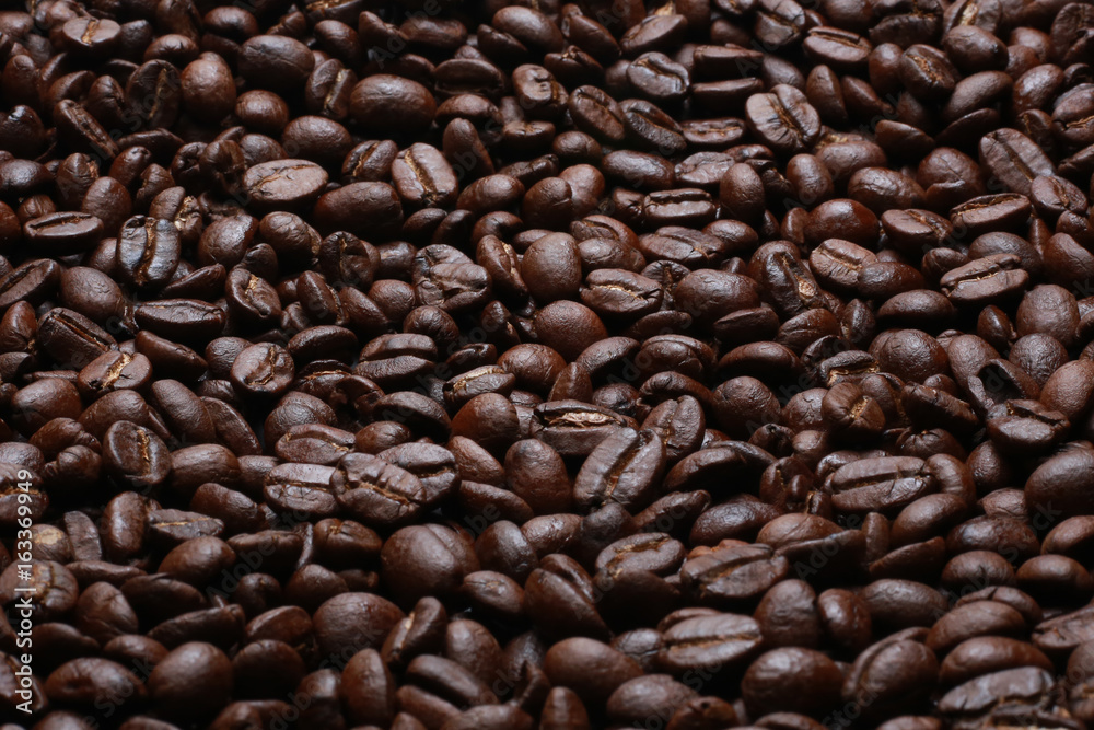 Fototapeta premium The Roasted coffee beans image closeup