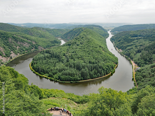 Lastkähne auf der Saarschleife

