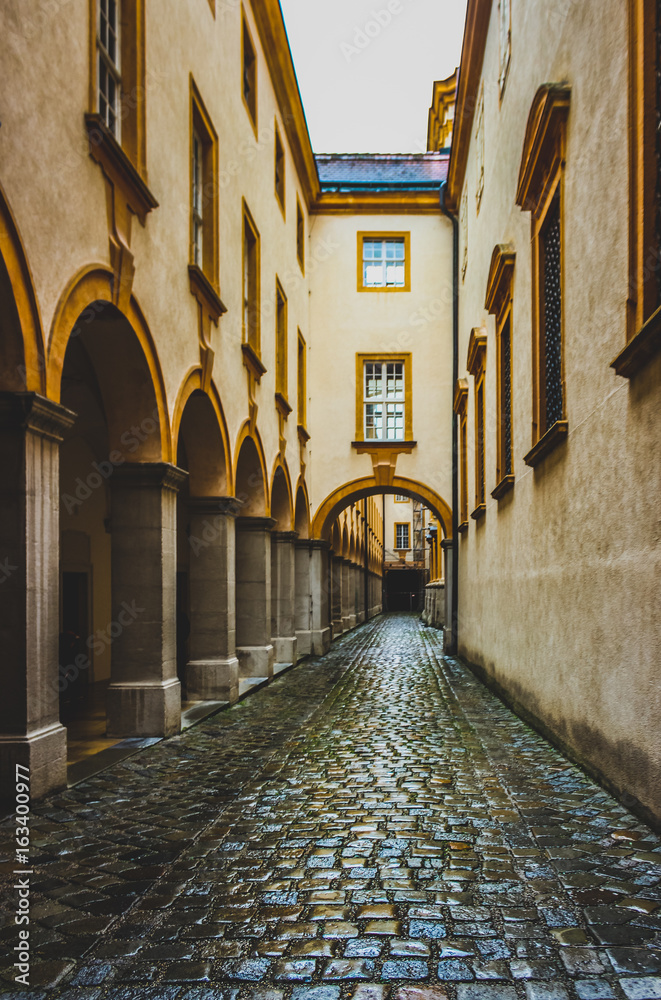 Naklejka premium Melk Abbey Cobblestone