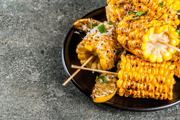 Stickers Grill / Barbecue Mexicaanse elote maïs met chilipeper  © ricka_kinamoto