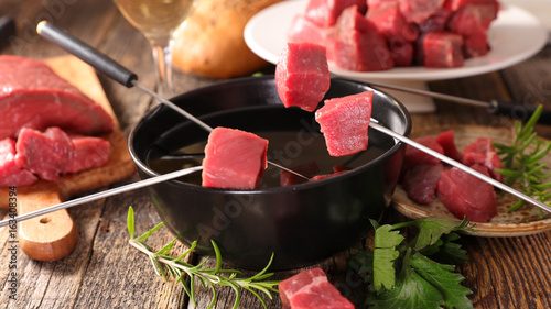 Fototapeta Naklejka Na Ścianę i Meble -  beef fondue