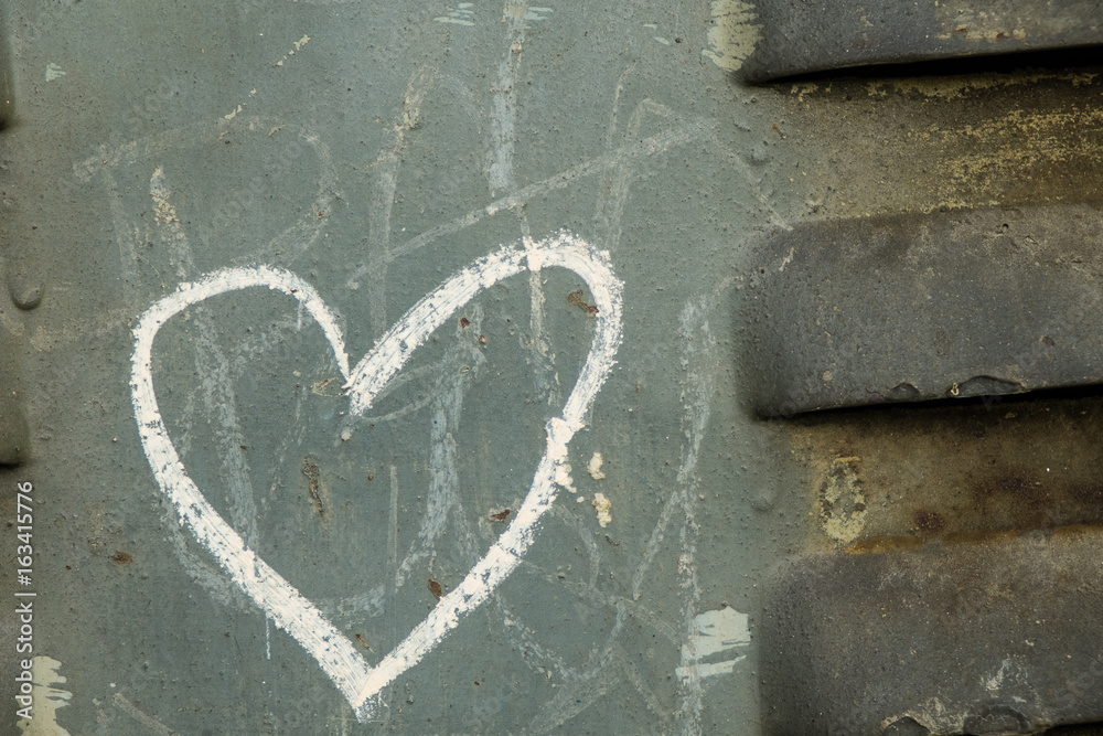 Heart wall grafitti and texture