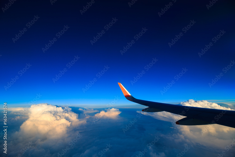 飛行機 窓からの景色 Stock Photo Adobe Stock
