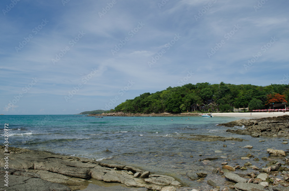 Obraz premium Samed Island and blue sky in Thailand