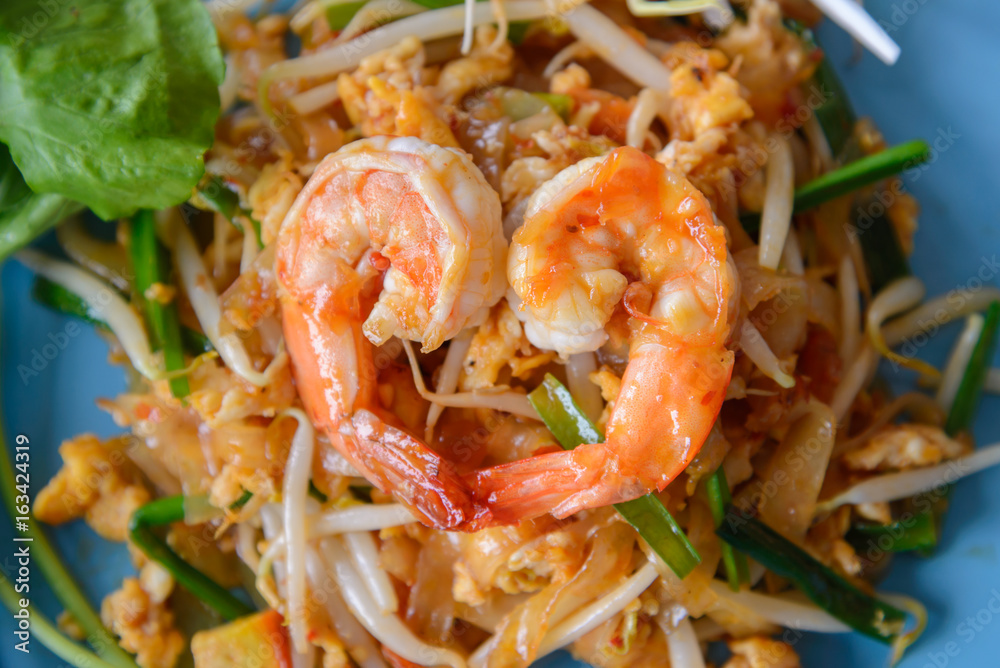 Pad Thai with shrimps or prawns, Thai Fried Noodles Pad Thai with shrimps or prawns, Thai Fried Noodles