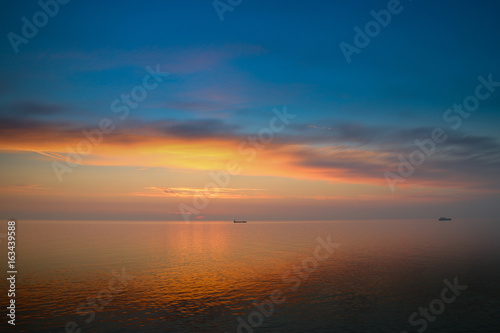 Sonnenuntergang am Meer © tobibambola