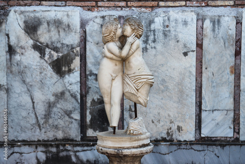 roman house of cupid and psyche (domus di amore e psiche)