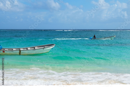 Carribean beach view © nadeneza