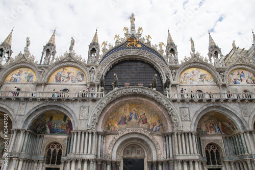 The Patriarchal Cathedral Basilica of Saint Mark at the Piazza San Marco in Venice, Italy © Jopstock
