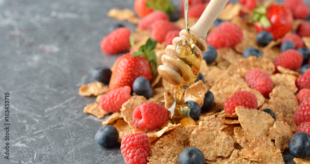 Wheat flakes with fresh berries