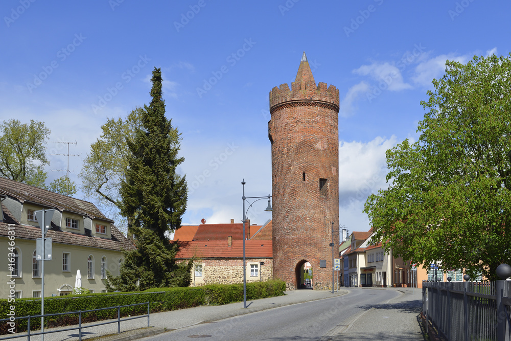 Fototapeta premium Luckauer Torturm (Dicker Turm) in Beeskow.
