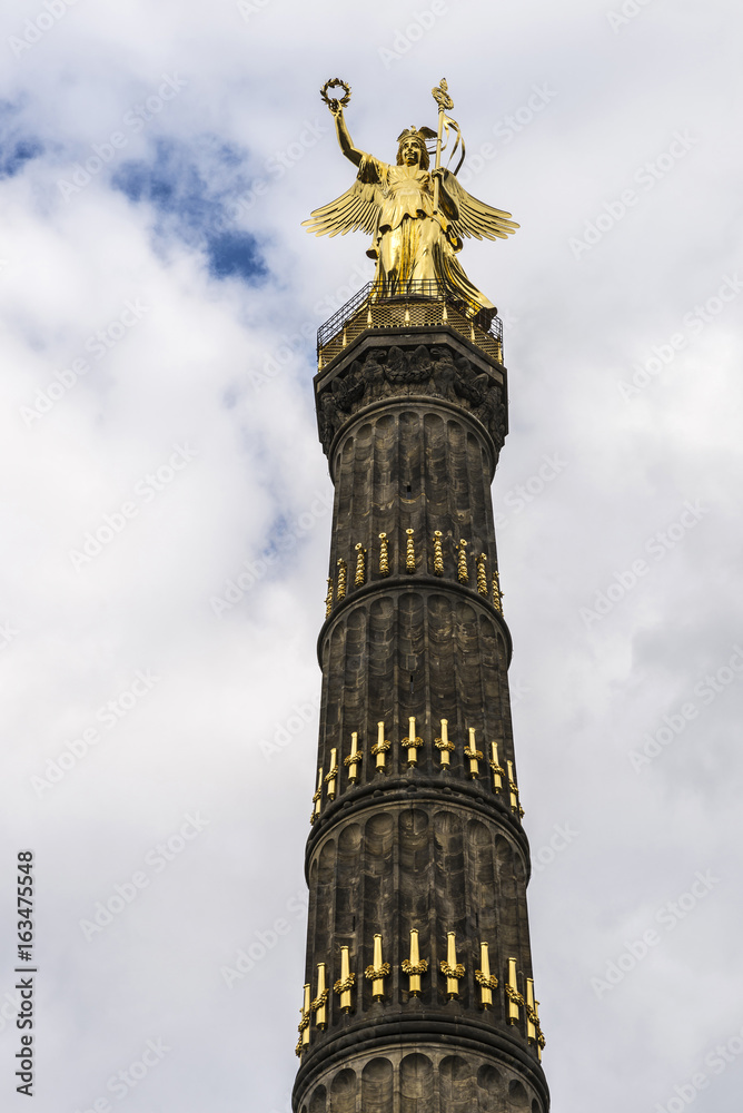 Fototapeta premium The Victory Column (Siegessaule) in Berlin, Germany