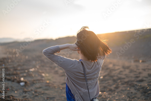 ビーチにいる女性