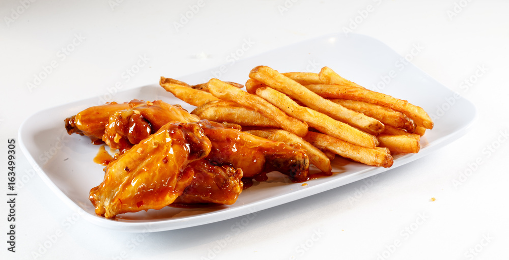 chicken wings w/ fries