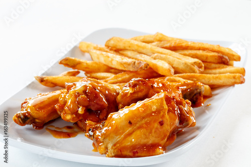 chicken wings w/ fries