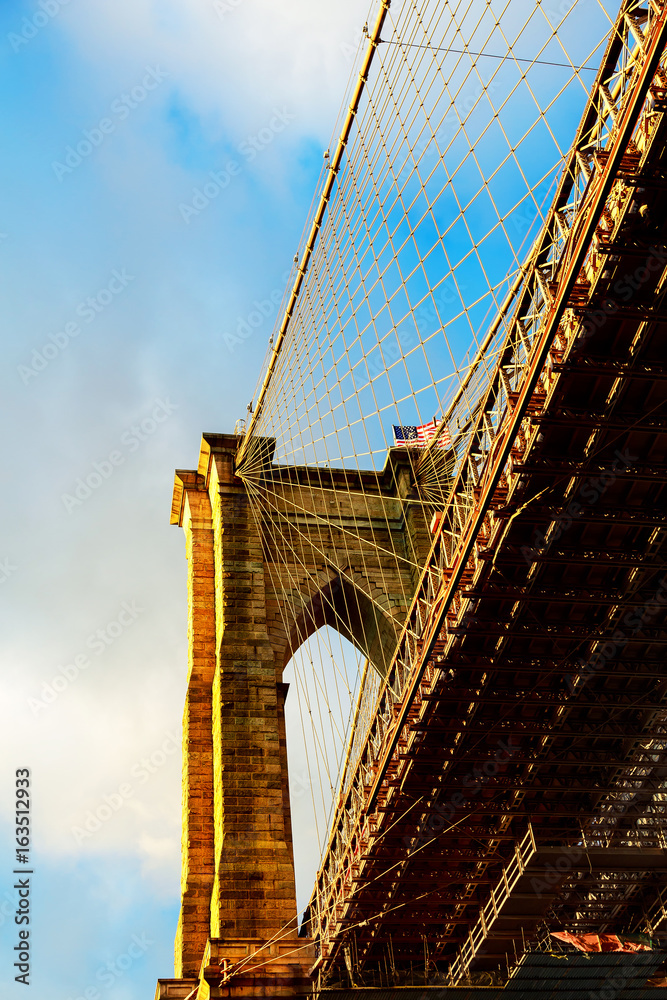 Fototapeta premium Brooklyn bridge with cloudy blue sky, New York
