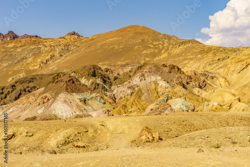 Desert highway to Death Valley National Park